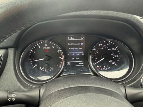 Used 2017 Nissan Rogue SL AWD/4WD image 10