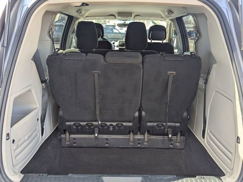 Used 2015 Dodge Grand Caravan American Value Package FWD image 20
