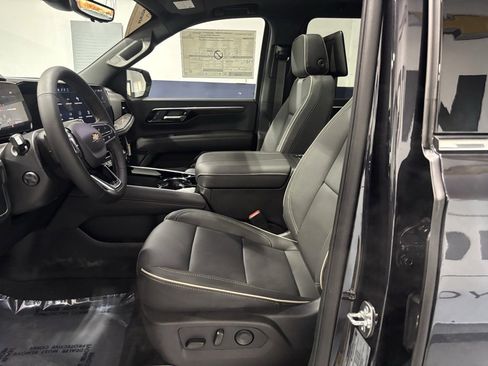New 2026 Chevrolet Suburban Premier image 28