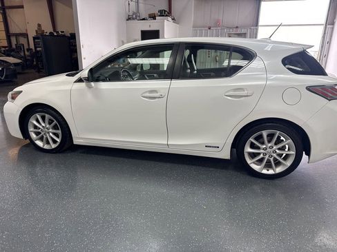 Used 2013 Lexus CT 200h w/ Premium Pkg w/Navigation image 7