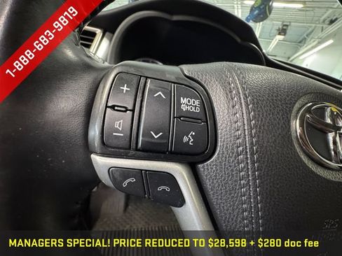Used 2019 Toyota Highlander XLE AWD/4WD image 20