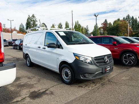 Used 2023 Mercedes-Benz Metris image 21