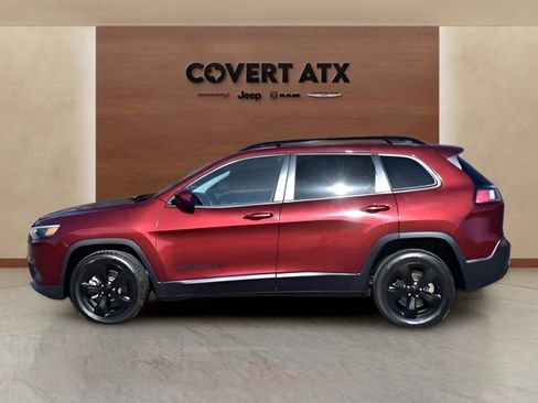 Used 2020 Jeep Cherokee Latitude Plus image 2