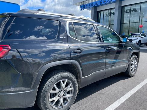 Used 2021 GMC Acadia SLT w/ Technology Package AWD/4WD image 9