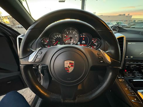 Used 2013 Porsche Cayenne S image 16