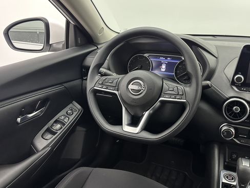 Used 2025 Nissan Sentra SV image 18