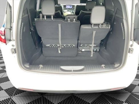 New 2026 Chrysler Pacifica Limited w/ S Appearance Package FWD image 11