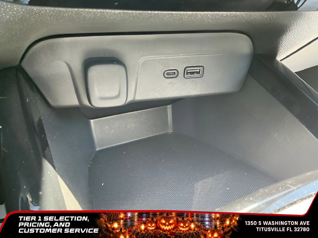 Used 2025 Chevrolet Trax LT w/ LT Convenience Package FWD image 37