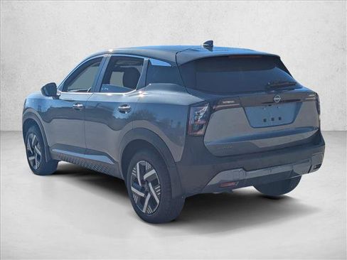 Used 2025 Nissan Kicks SV image 7