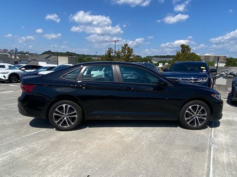 Certified 2025 Volkswagen Jetta Sport FWD image 2