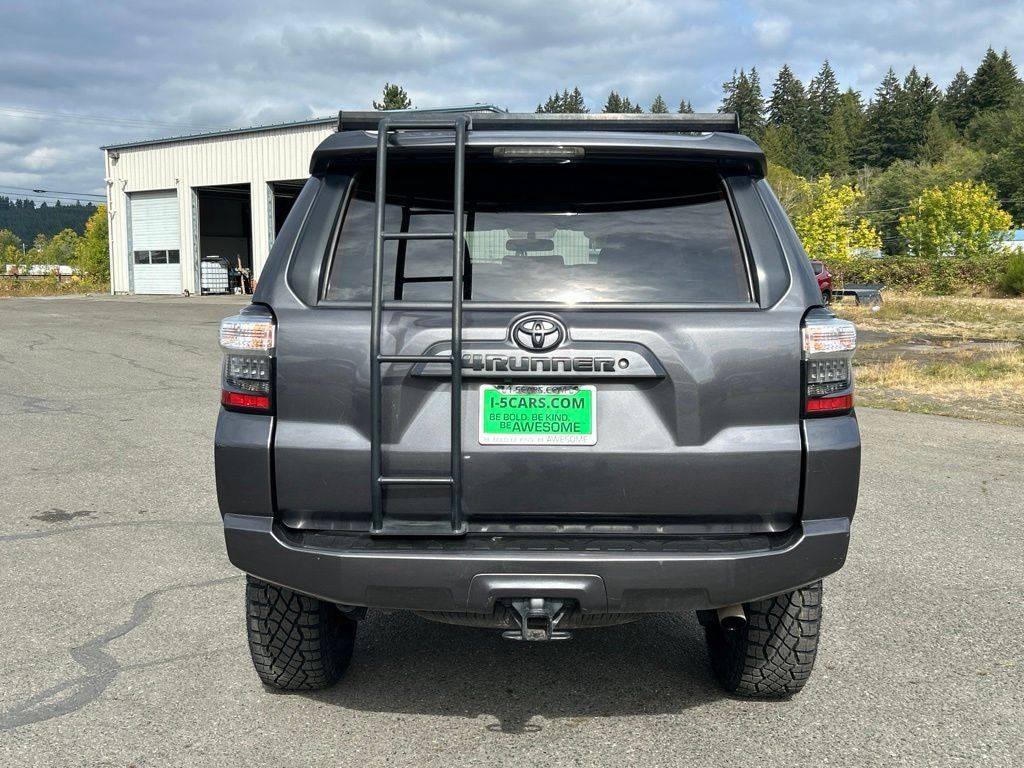 Used 2018 Toyota 4Runner SR5 AWD/4WD image 8