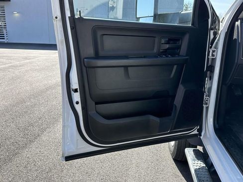 Used 2018 RAM 5500 Tradesman w/ Chrome Appearance Group image 5