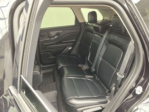 Used 2023 Lincoln Corsair AWD w/ Towing Package image 12