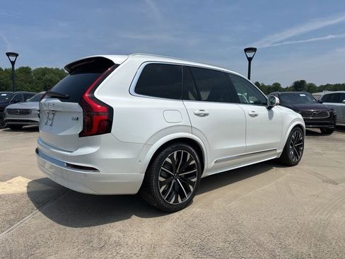 Used 2025 Volvo XC90 B6 Ultra w/ Lounge Package image 7