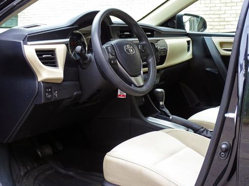 Used 2014 Toyota Corolla LE FWD image 12