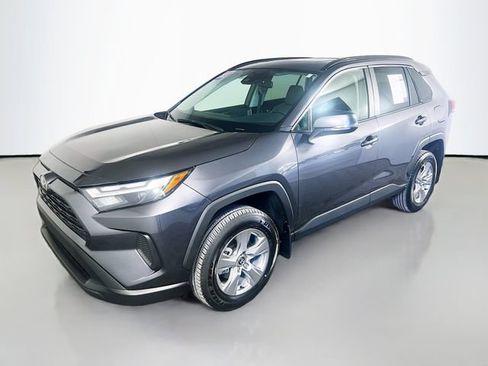 Used 2025 Toyota RAV4 XLE w/ Convenience Package FWD image 4