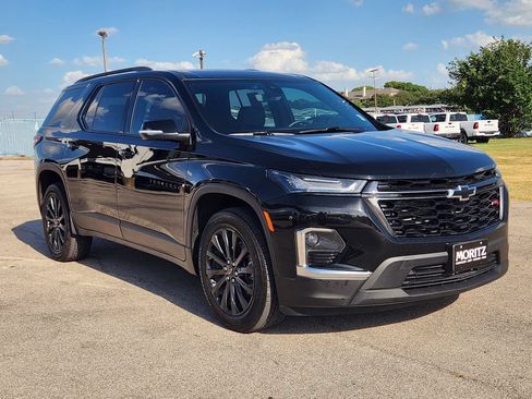 Certified 2023 Chevrolet Traverse RS FWD image 3