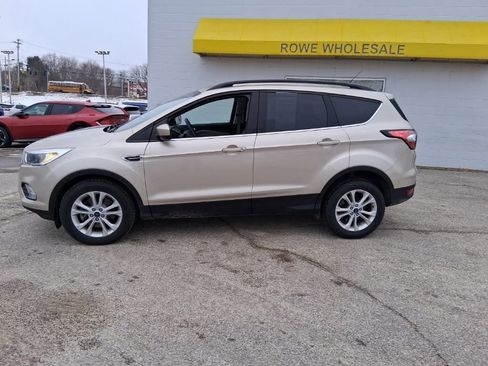 Certified 2018 Ford Escape SE image 4