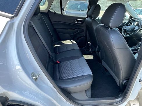 Used 2024 Chevrolet Trax LT FWD image 20