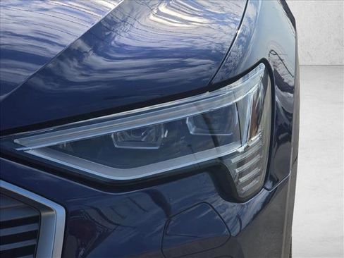 Certified 2022 Audi e-tron Premium Plus w/ Premium Plus Package image 10