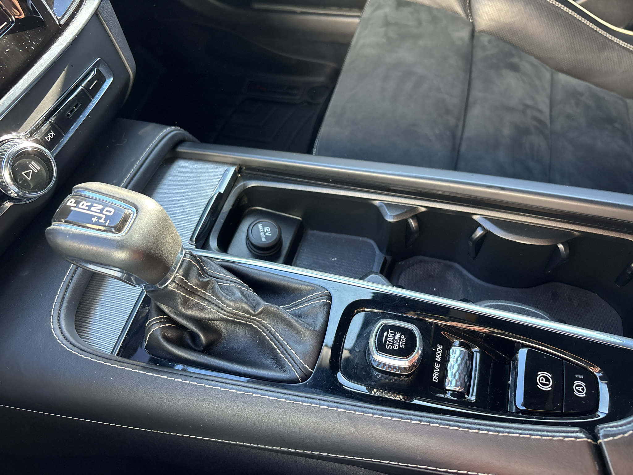 Used 2020 Volvo S90 T6 R-Design AWD/4WD image 24