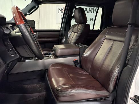 Used 2017 Ford Expedition Platinum RWD image 9