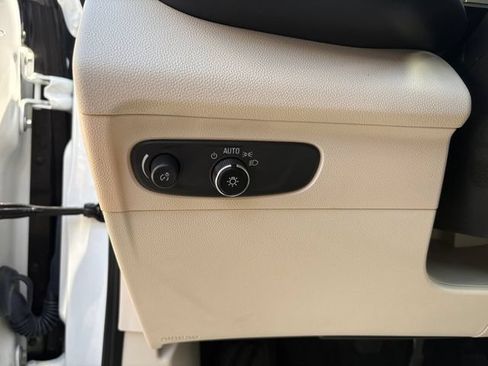 Used 2023 Buick Envision Essence AWD/4WD image 20