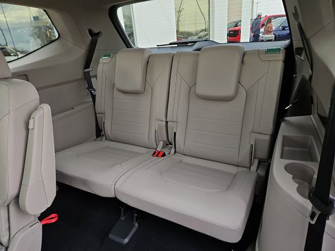 New 2026 Volkswagen Atlas SEL image 10