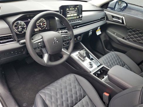 New 2025 Mitsubishi Outlander SEL image 14