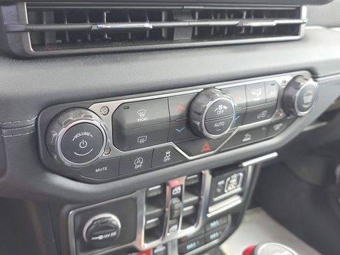 New 2026 Jeep Gladiator Mojave image 17