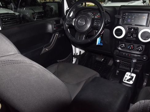 Used 2016 Jeep Wrangler Unlimited Sport w/ Quick Order Package 24S AWD/4WD image 15