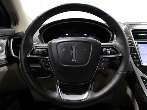 Used 2019 Lincoln Nautilus Reserve w/ Ultimate Package image 11