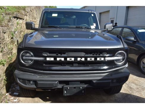 Used 2024 Ford Bronco Outer Banks image 4