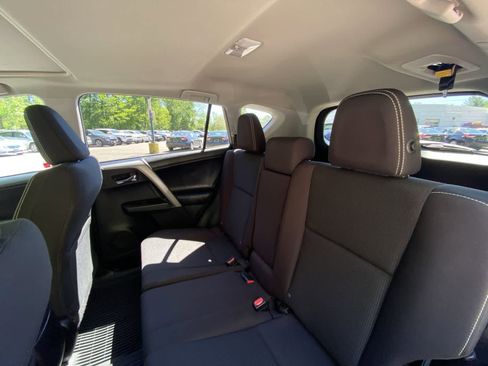Used 2018 Toyota RAV4 XLE w/ Plus Extra Value Package AWD/4WD image 23