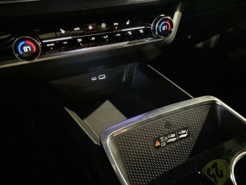 Used 2025 Chevrolet Equinox LT w/ Convenience Package II image 20