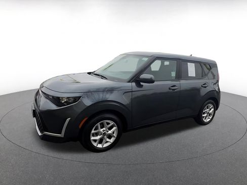 Used 2025 Kia Soul LX w/ LX Technology Package image 8
