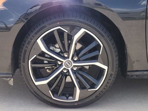 Used 2025 Nissan Altima 2.5 SR FWD image 10