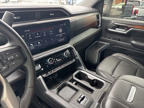 Used 2024 GMC Sierra 2500 Denali w/ Denali Reserve Package image 36