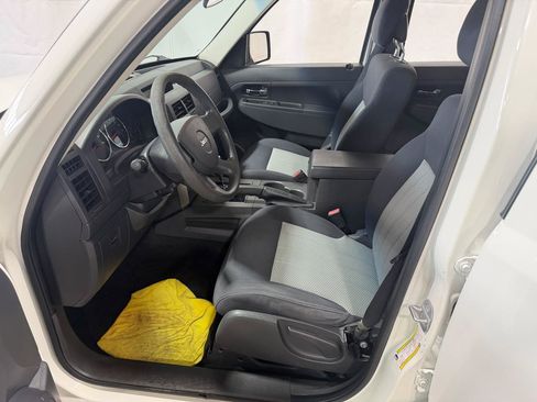 Used 2010 Jeep Liberty Sport w/ Skid Plate Group AWD/4WD image 22