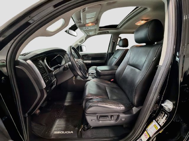 Used 2019 Toyota Sequoia TRD Sport AWD/4WD image 18