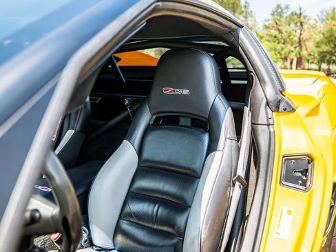 Used 2006 Chevrolet Corvette Z06 w/ Preferred Equipment Group image 4