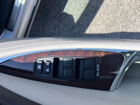 Used 2011 Lexus ES 350 image 17