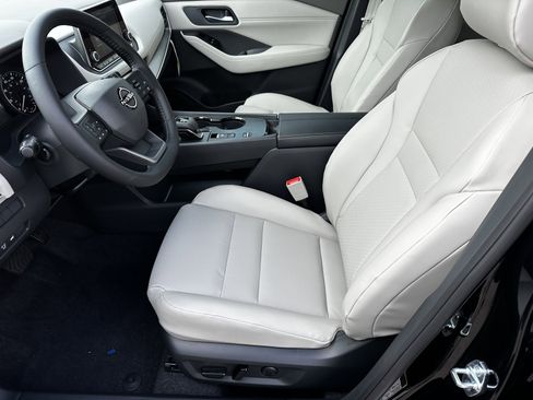 New 2026 Nissan Rogue SV image 10