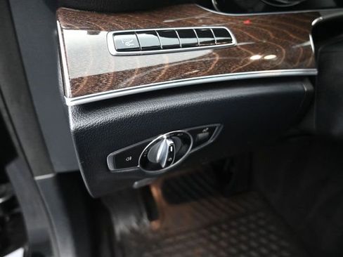 Used 2019 Mercedes-Benz E 300 E 300 image 13