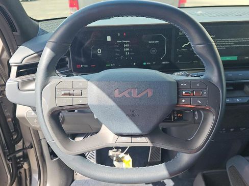 Used 2024 Kia EV9 GT-Line AWD/4WD image 11