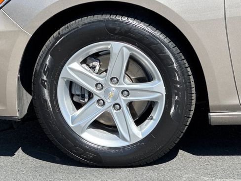 Used 2022 Chevrolet Malibu LS w/ Driver Confidence Package II FWD image 29