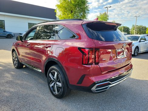 Used 2021 Kia Sorento EX w/ Panoramic Sunroof Package AWD/4WD image 2