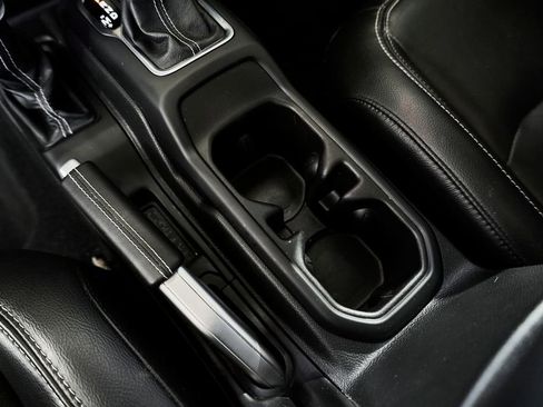 Used 2021 Jeep Wrangler Unlimited Sahara AWD/4WD image 32