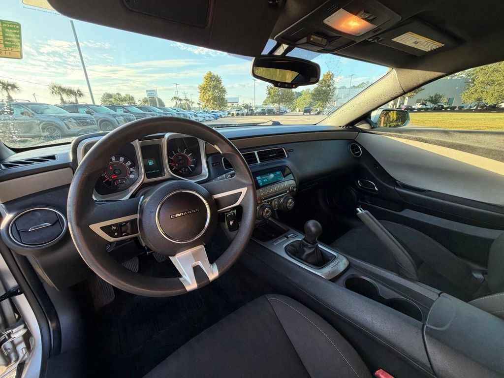 Used 2011 Chevrolet Camaro LS RWD image 16