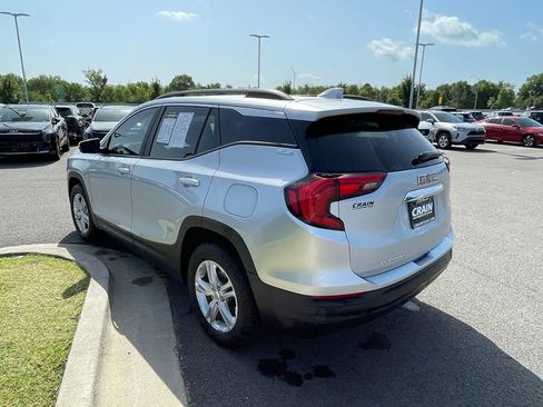 Used 2021 GMC Terrain SLE w/ Driver Convenience Package FWD image 5